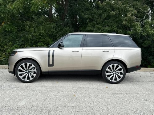 I Drove the Range Rover SE. It's a Like a Mountain Goat Dressed in Loro Piana