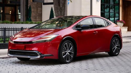 Toyota, Toyota Prius, PHEV, 2027 Toyota Prius and Prius PHEV Get Small Tweaks, Slightly Higher Prices, and Same Sharp Style