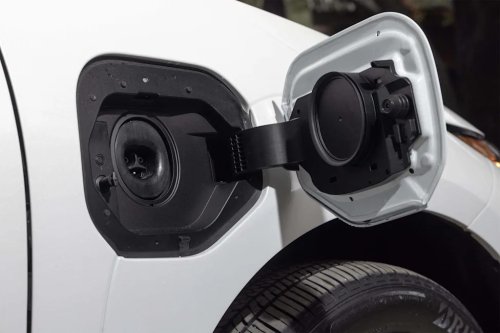 Tesla, Tesla Model Y, Tesla Model Y Is Flawed, So Why Is It Still Dominating America's EV Market?