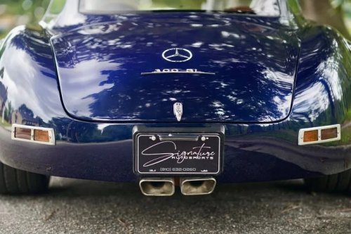 Signature Autosports' 300 SL Gullwing Is Really Just A Chrysler