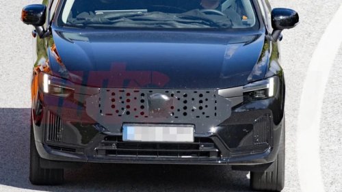Volvo, Volvo XC60, BMW, BMW X3, Volvo XC60 Hybrid Spied With 124-Mile EV Range To Challenge BMW X3