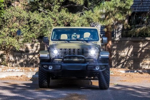 I Drove The 2026 Jeep Gladiator For A Week: It's A Flawed, Entertaining Adventure Truck