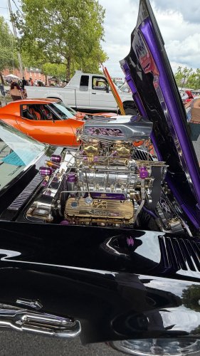 A Lowrider Meet Convinced Me: Enthusiasts Should Step Out of Their Comfort Zones