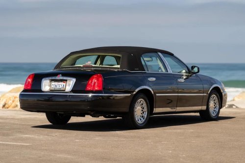 2001 Lincoln Town Car Signature for Sale With 31,400 Miles