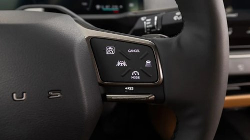 Tested: The Lexus ES350e EV Is a Commuting All-Star