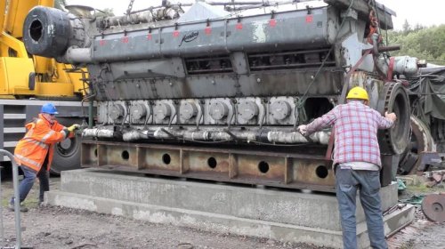 YouTuber Brings Giant 102.4 Liter Diesel Engine Back To Life After Years Of Rust & Inactivity