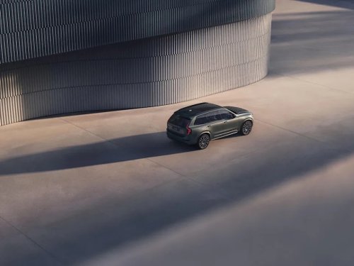 View Photos of the 2028 Volvo XC90 Hybrid