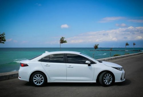 10 High Tech Cars Aging Badly Like Your Old iPhone