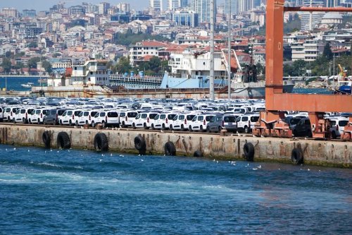 Jeep, Jeep’s 202,000-SUV Recall, China’s 70% EV Target, and What Else Moved