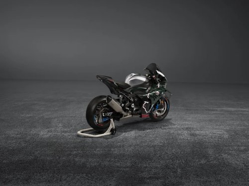 BMW, This New Limited-Edition BMW Motorcycle Celebrates the Famous Isle of Man TT Races