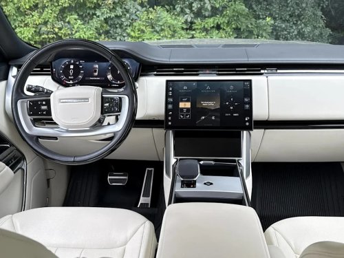 I Drove the Range Rover SE. It's a Like a Mountain Goat Dressed in Loro Piana
