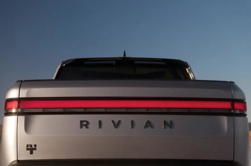 Rivian Updates Its 2027 R1 Lineup With New Color, R1S Captain’s Chairs