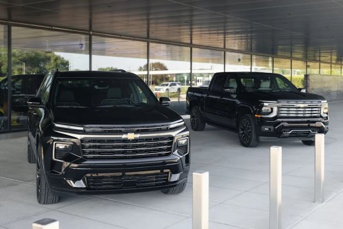 View Exterior Photos of the 2027 Chevy Traverse High Country