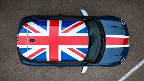 The New Mini Cooper Heritage Edition Is a Cheeky Slice of Britain