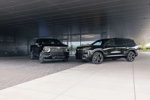 View Exterior Photos of the 2027 Chevy Traverse High Country