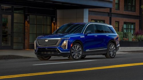 GM, SEAT, GM Halts Vistiq Sales and Recalls Nearly 15,000 SUVs for Seat Entrapment Risk