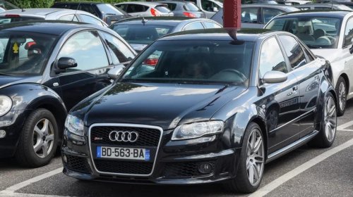 V12 Vs V8 Engine: What's The Difference &amp; Is One Better For Daily Driving?