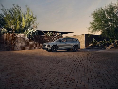View Photos of the 2027 Audi SQ7