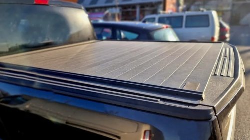 The Pros And Cons Of Retractable Tonneau Covers