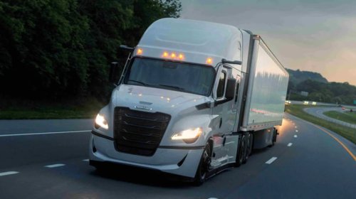 What Makes Diesel Engines Ideal For Long-Haul Trucking? (And Are There Any Gas-Powered Semis?)