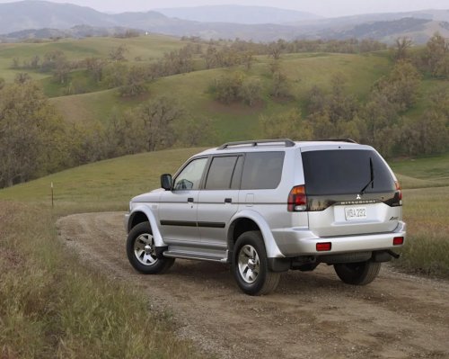 Mitsubishi, Mitsubishi Pajero, Toyota, Toyota RAV4, Mitsubishi’s Highly Anticipated Pajero Comeback Is Even Taking Aim at the Toyota RAV4