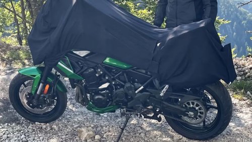 Kawasaki Versys 900 Spied Testing in the Wild. New Team Green Bike Incoming