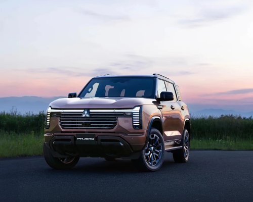 Mitsubishi’s Next-Gen Toyota Land Cruiser Fighter Finally Arrives and It Looks as Epic as We Imagined
