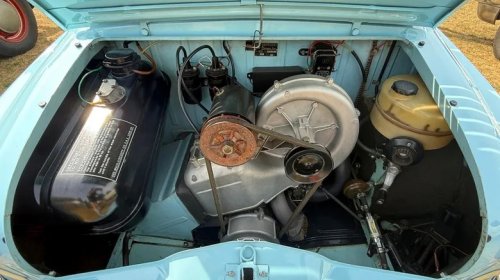 The Adorable Vespa 400 Microcar Was Taken From Us Because Piaggio Thought It'd Be Better To Focus On The Scooters