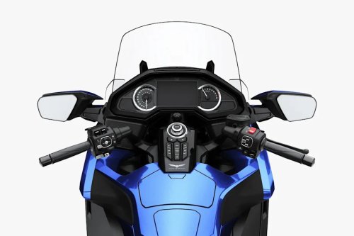 Honda, Touring, Honda’s Genre-Defining Touring Bike Rolls into 2027 with a Vibrant New Look