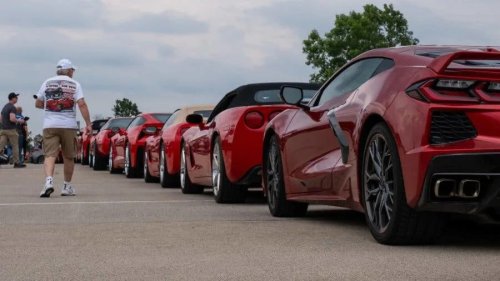 Chevrolet, 300 Chevrolet Corvettes Formed a Giant American Flag for Veterans