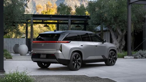 Toyota Delays 2027 Highlander EV As Demand For Gas Model Remains Robust