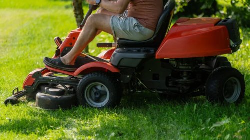 Is It Safe To Use A Hose On Your Riding Mower?