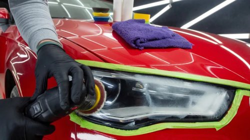 How To Use Vinegar & Baking Soda To Clean Your Car's Headlights