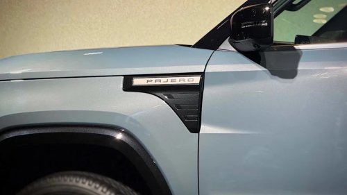 New Mitsubishi Pajero Looks Like a Proper Land Cruiser Rival in Person