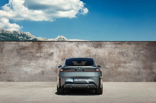 BMW’s Latest Neue Klasse EV Is the SUV-Coupe iX4