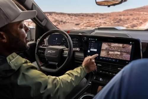 GM, GM’s New Software Plays Nice With Apple CarPlay, Android Auto