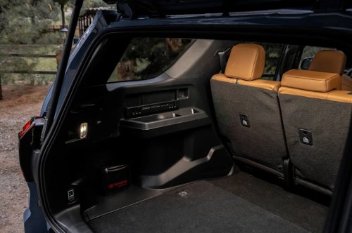 Jeep, Jeep Cherokee, Jeep Grand Cherokee, Toyota, Toyota 4Runner, Jeep Grand Cherokee Vs. Toyota 4Runner: Which One Has More Cargo Space?