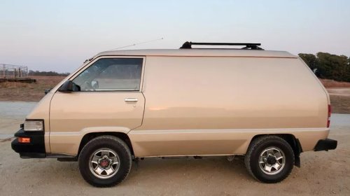 Toyota, At $10,000, Is This 1987 Toyota 4WD Cargo Van Almost As Good As Free Candy?