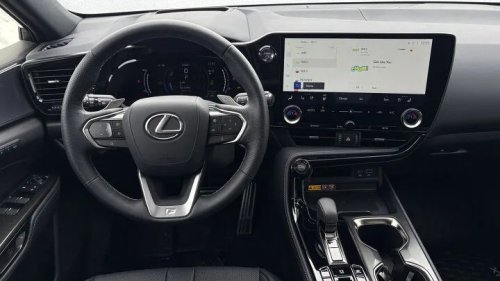 Lexus, Lexus NX, 2026 Lexus NX 450h+: 3 Pros and 2 Cons