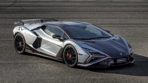 Lamborghini Says It Has No Current Plans for a Manual Transmission