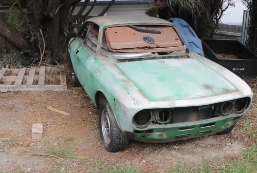 Watch a YouTuber Shove a Ferrari 360 V8 Into a 1973 Alfa Romeo, Creating the “Alfarrari”