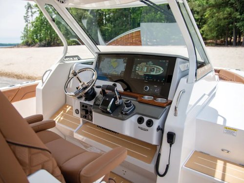 Boat Test: 2026 Regal 34 SAV