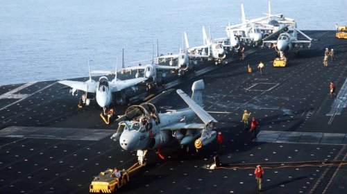 What Are Tow Tractors And Why Do Aircraft Carriers Have Them?