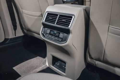 Take a Closer Look at the 2026 Volkswagen Atlas SEL Premium R-Line (Photo Gallery)