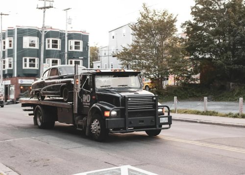 Pontiac, A Man Called a Tow-Truck for His Pontiac Trans Am but Was Shocked by the Cost