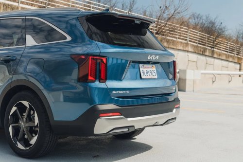 View Exterior Photos of the 2025 Kia Sorento Hybrid