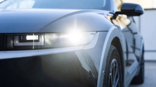 How Do Your Car's Automatic Headlights Know When It's Night Time?
