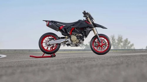 Ducati’s New Blacked Out Hypermotard Looks Like A Super(Moto) Villain