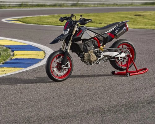 Ducati’s Lightweight Hooligan Moto Just Got a Dose of Refined Stealth