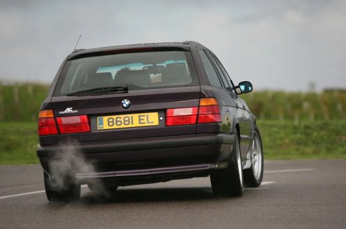 Something for the weekend? It is BMW M5 Touring vs Audi RS2 Avant